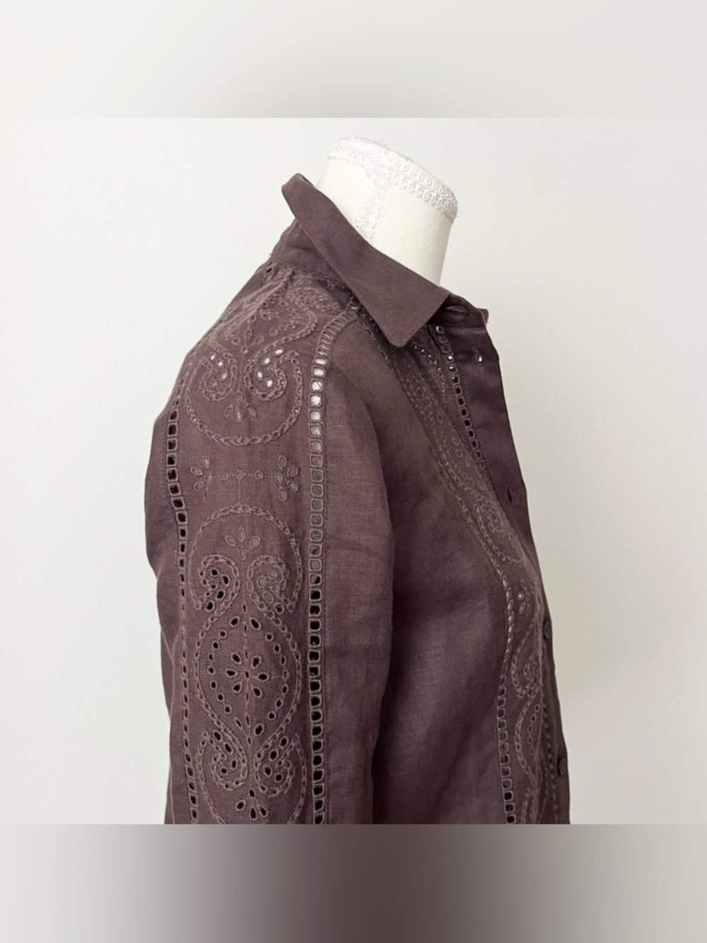 J.Crew Women's Garcon Linen Blouse Shirt Size 0 Brown Eyelet Island Preppy Beach - Picture 3 of 6